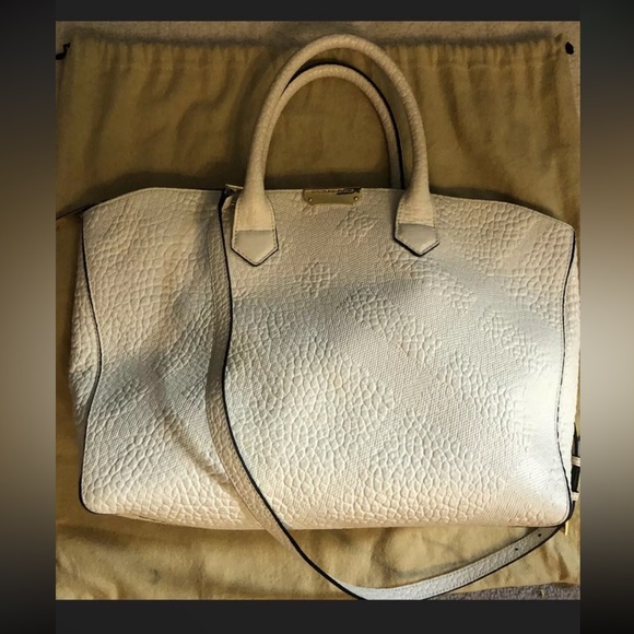 Burberry Dewsbury Check Embossed Tote White Ivory - Picture 2 of 16